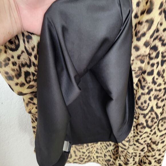 Torrid Plus Size Leopard Print V Neck Asymmetrical Handkerchief Hem Dress Size 3 - Picture 6 of 11